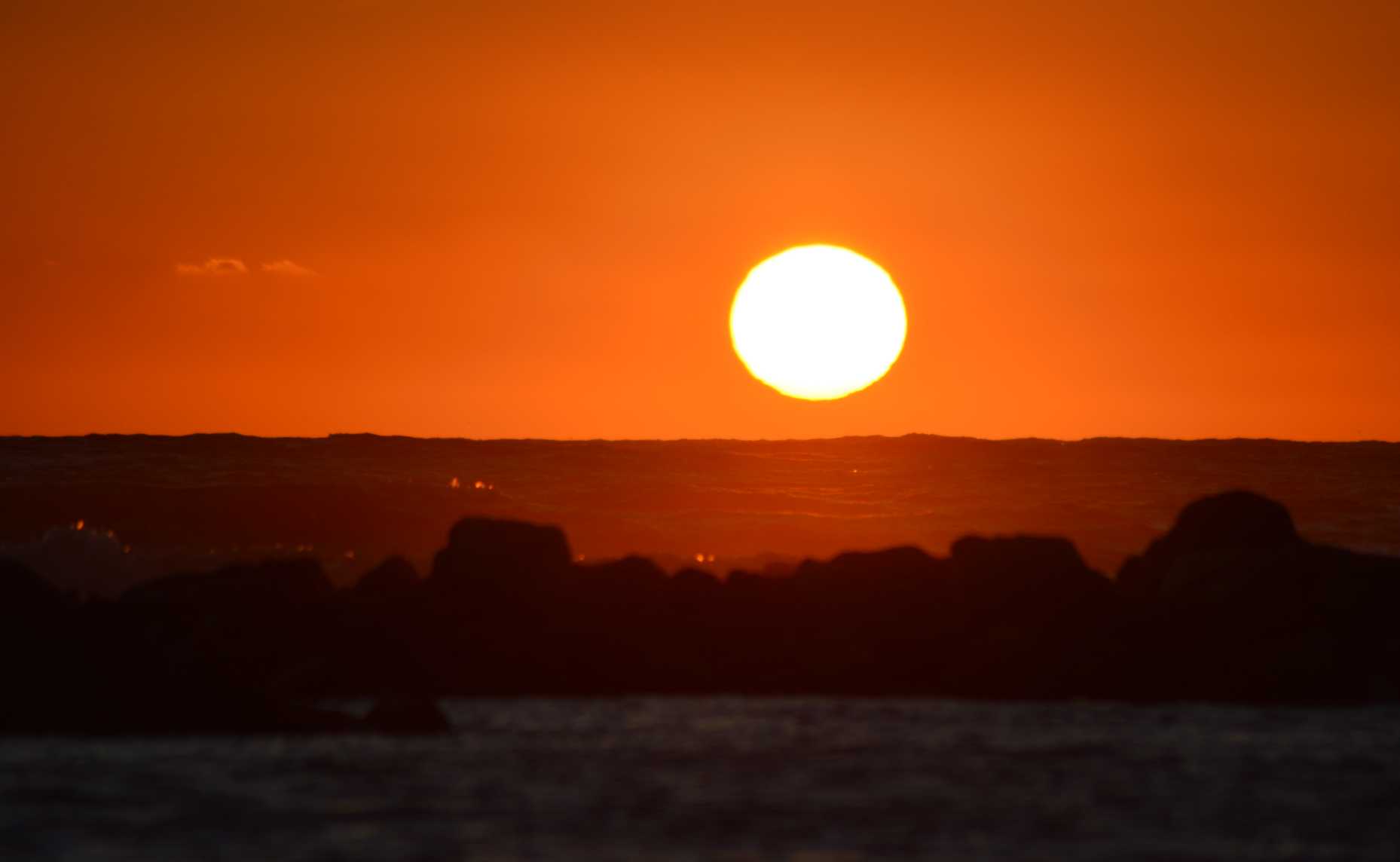 Perch ad Ostia si vede l''alba sul mare?